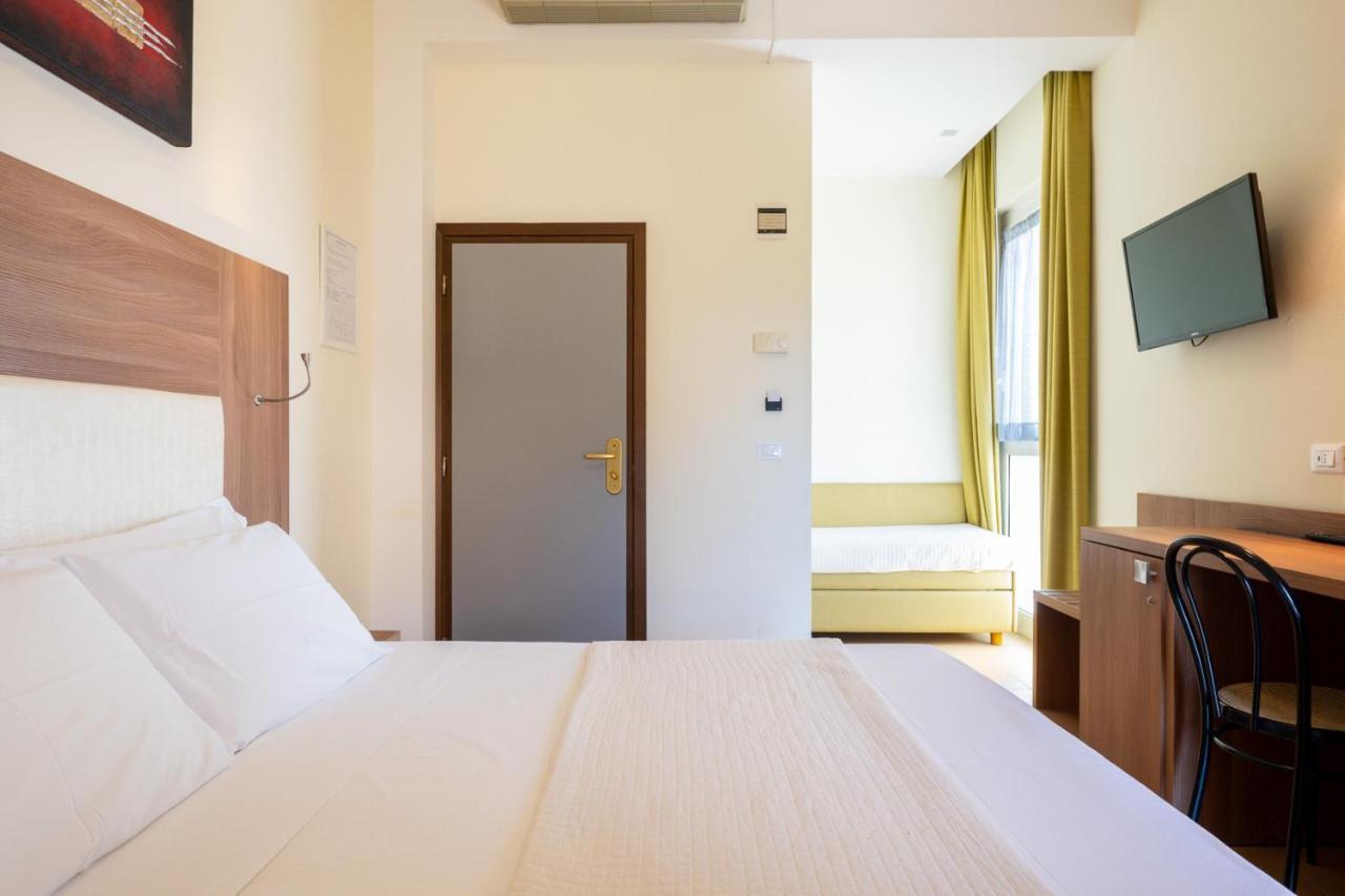 Hotel City Rimini Exteriör bild